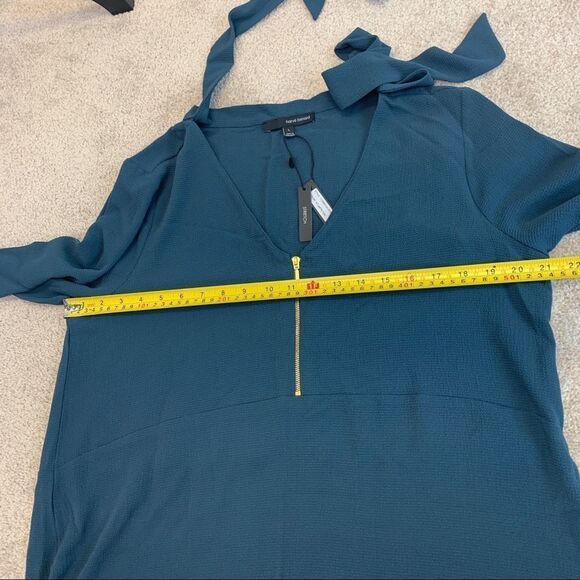 Harve Bernard NWT teal blue Long bell sleeve blouse L - Picture 9 of 11